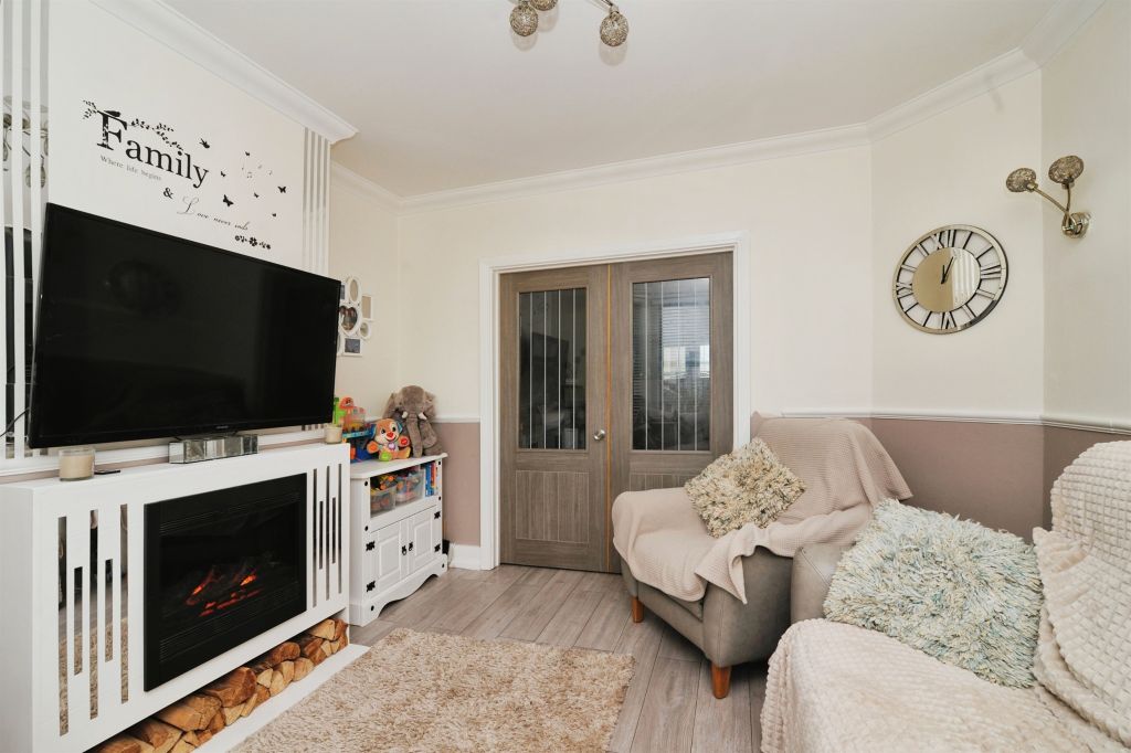 Property photo 2 of 17