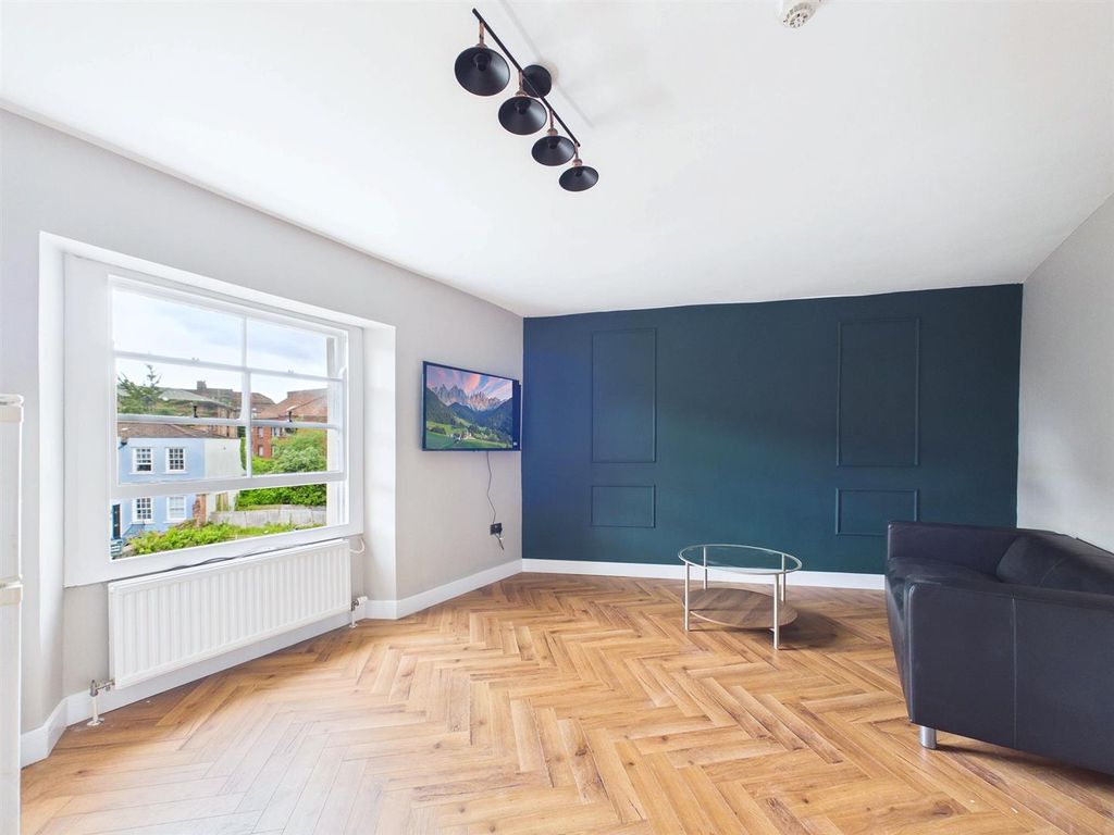 Property photo 3 of 13 Cam02170G0-Pr0557-Still037.Jpg