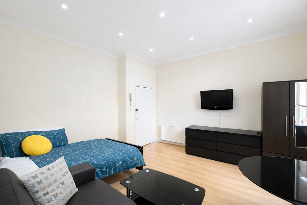 Property photo 3 of 8