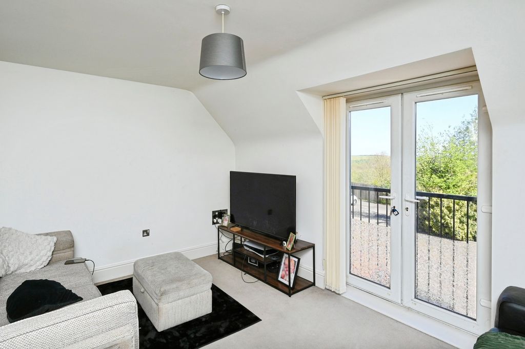 Property photo 2 of 10 Pbox-Img.Jpg