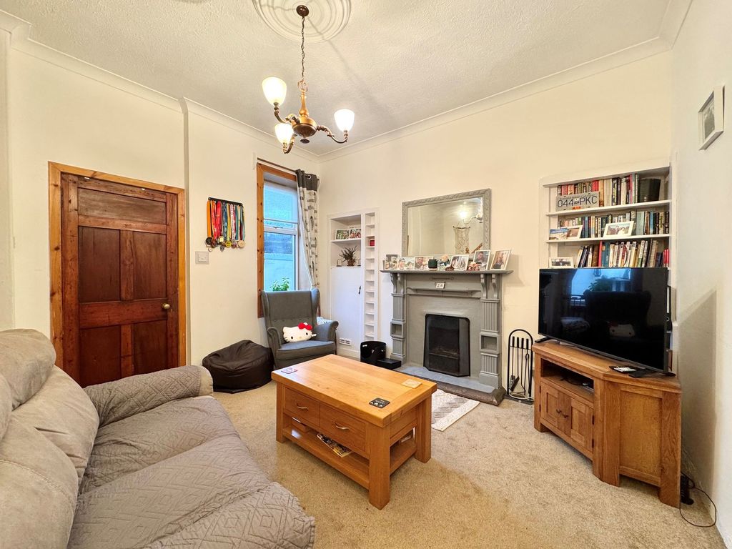 Property photo 3 of 19