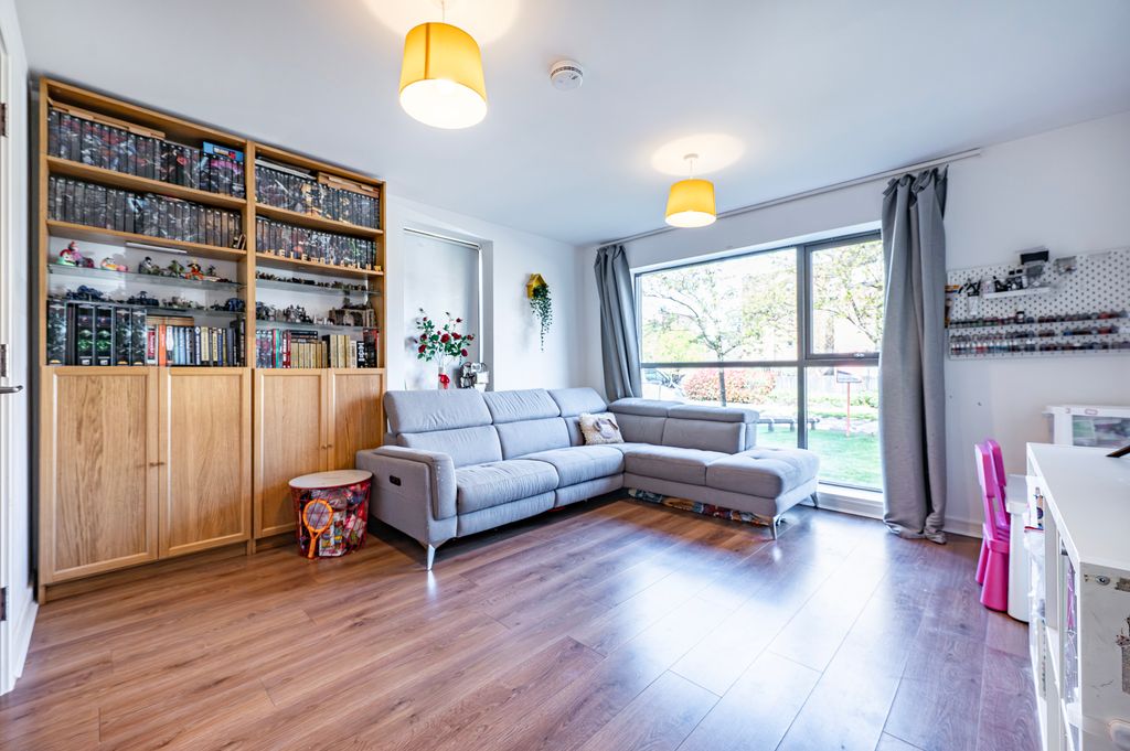 Property photo 3 of 43