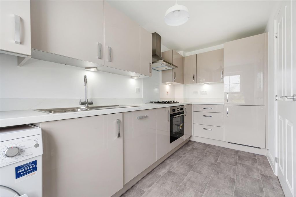 Property photo 2 of 21 Kitchen