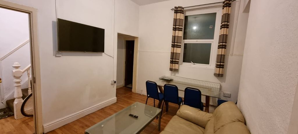 Property photo 2 of 6