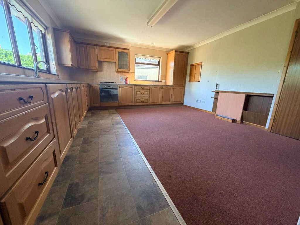 Property photo 2 of 12 Kitchen Isgarn