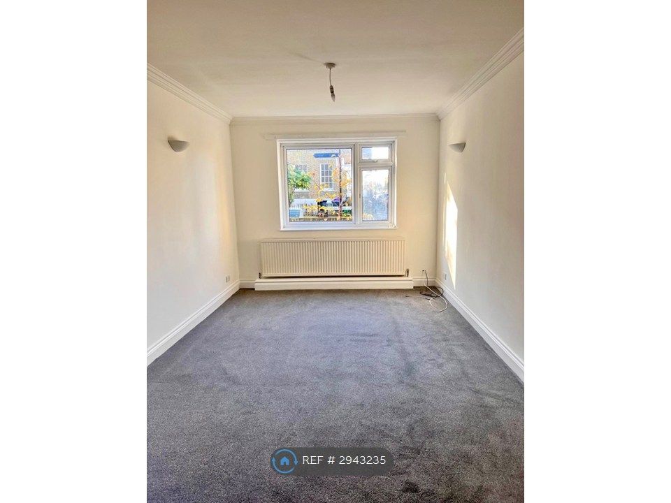 Property photo 3 of 6 Living Room