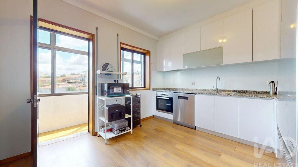Property photo 3 of 40