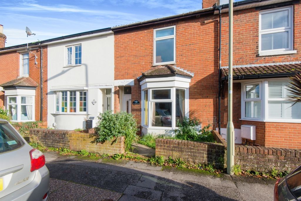 Property photo 1 of 14 Externally