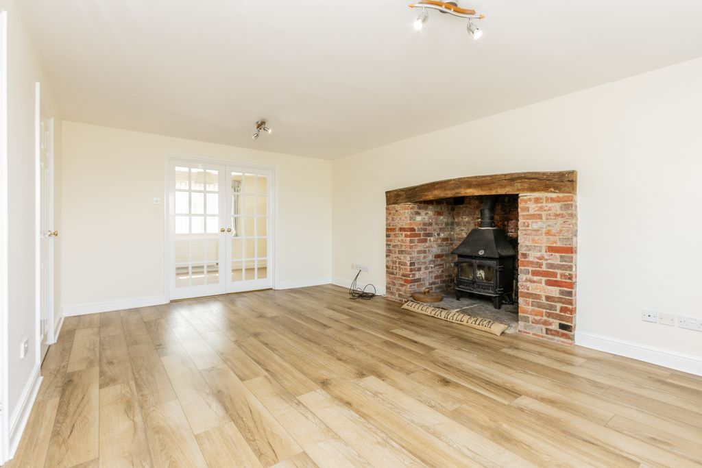 Property photo 3 of 9 Img_3080