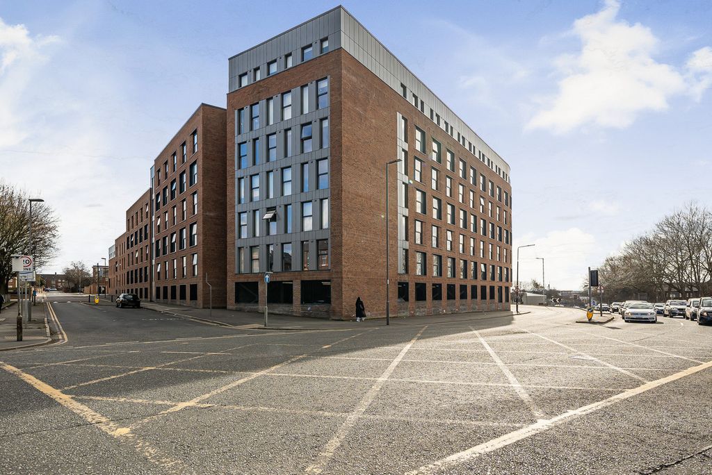 Property photo 1 of 25