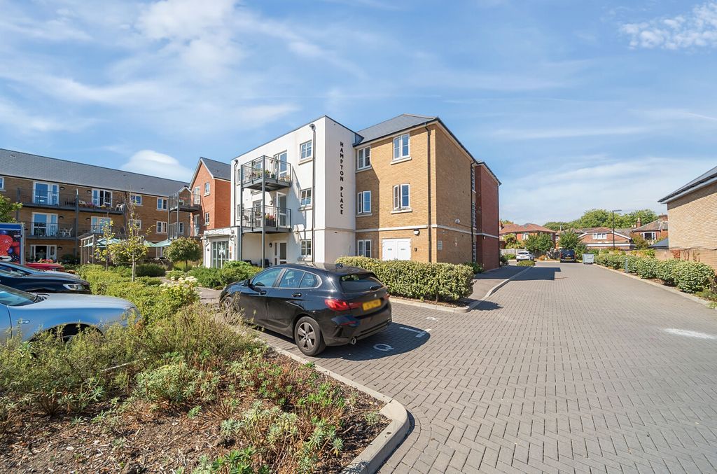 Property photo 1 of 10 1321325-3-686E856...