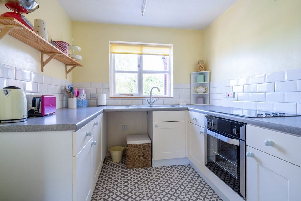 Property photo 3 of 12