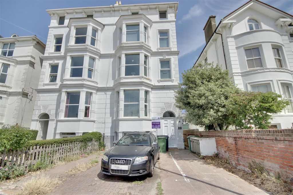 Property photo 2 of 19 2Ac73990-250C-4CD3-B146-00B86D6E788C_1_201_A.Jpeg