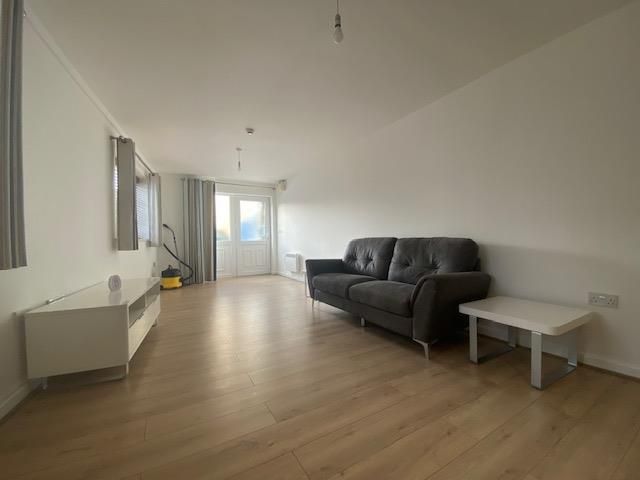 Property photo 2 of 4 Lounge 2.Jpg