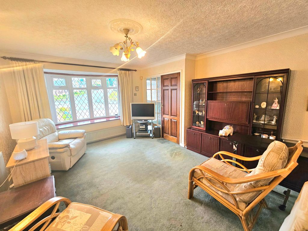 Property photo 2 of 20