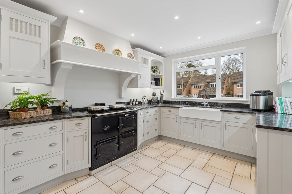 Property photo 3 of 15 Kitchen