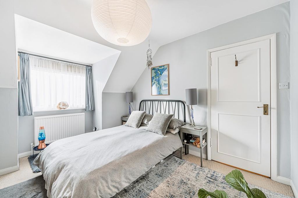 Property photo 3 of 8 35B Fairlawn Avenue-7.Jpg