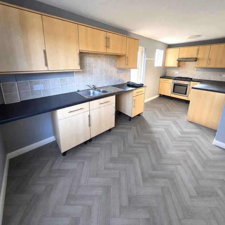 Property photo 3 of 10 Ai Kitchen Close.Jpeg