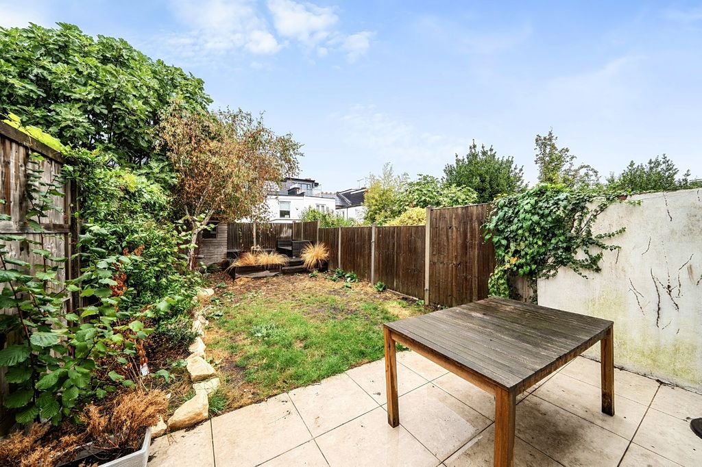 Property photo 3 of 12 Picture No. 27