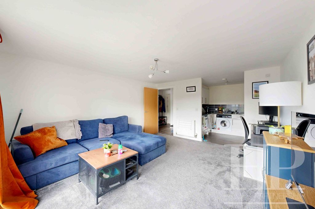Property photo 2 of 11