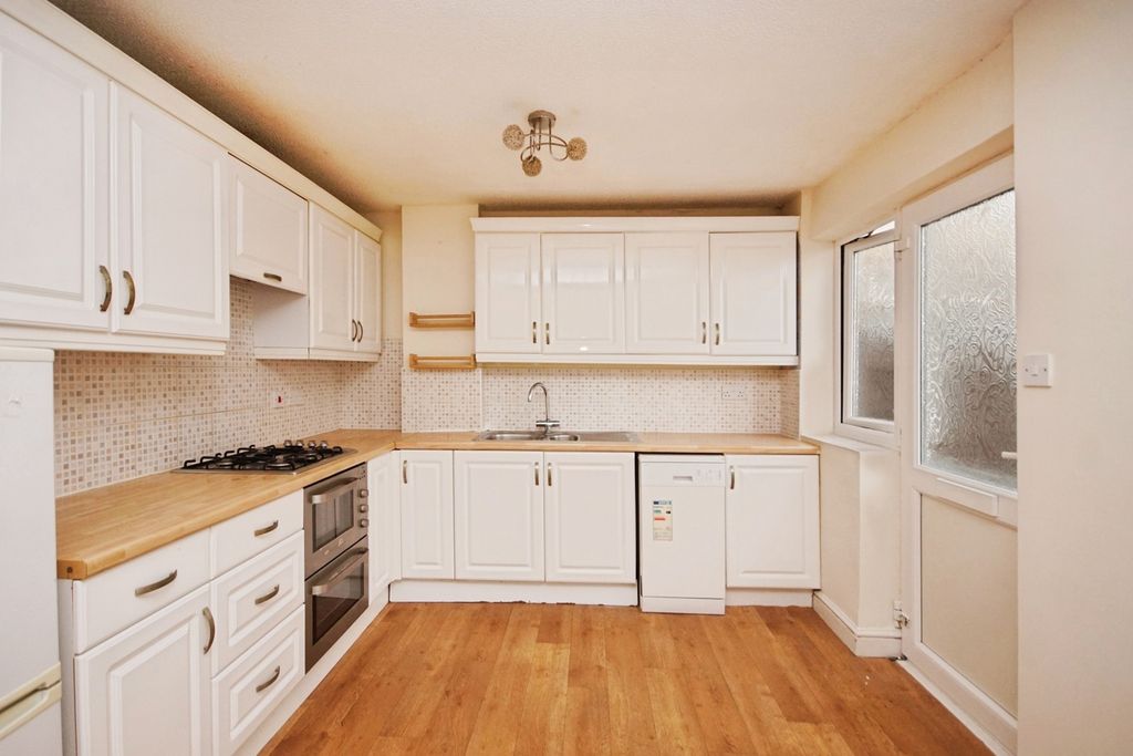Property photo 3 of 17 Photo