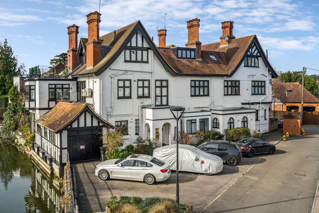 Property photo 2 of 18 Photo 10