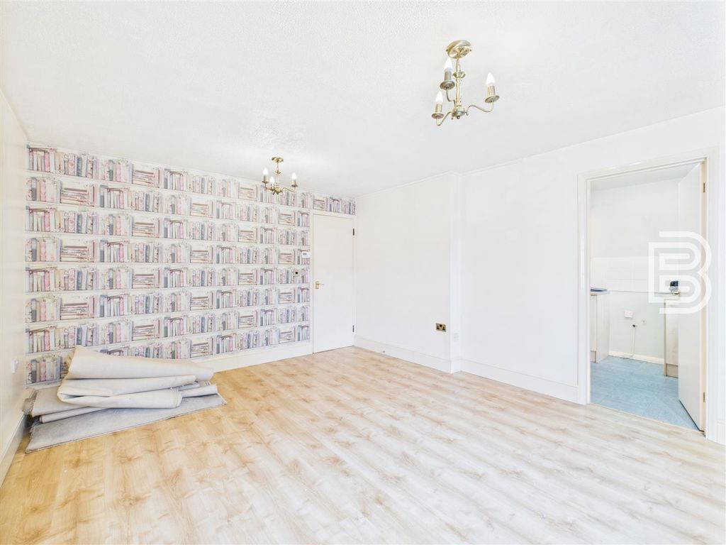 Property photo 3 of 12 Cam05587G0-Pr0020-Still013.Jpg