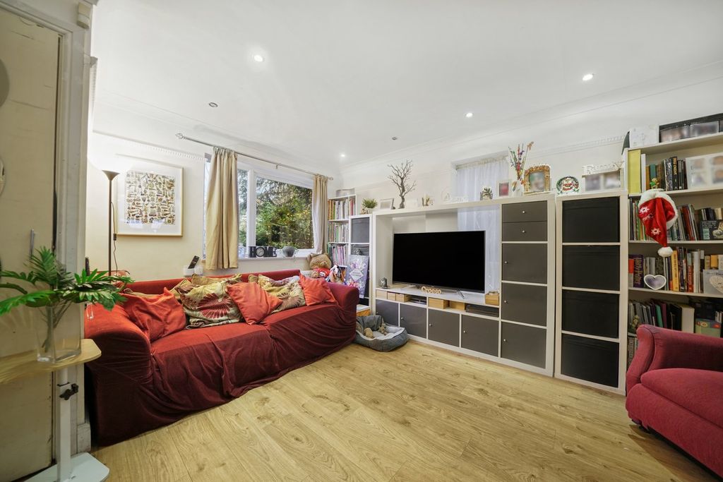 Property photo 3 of 14