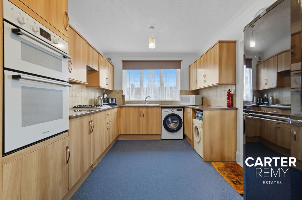 Property photo 3 of 23