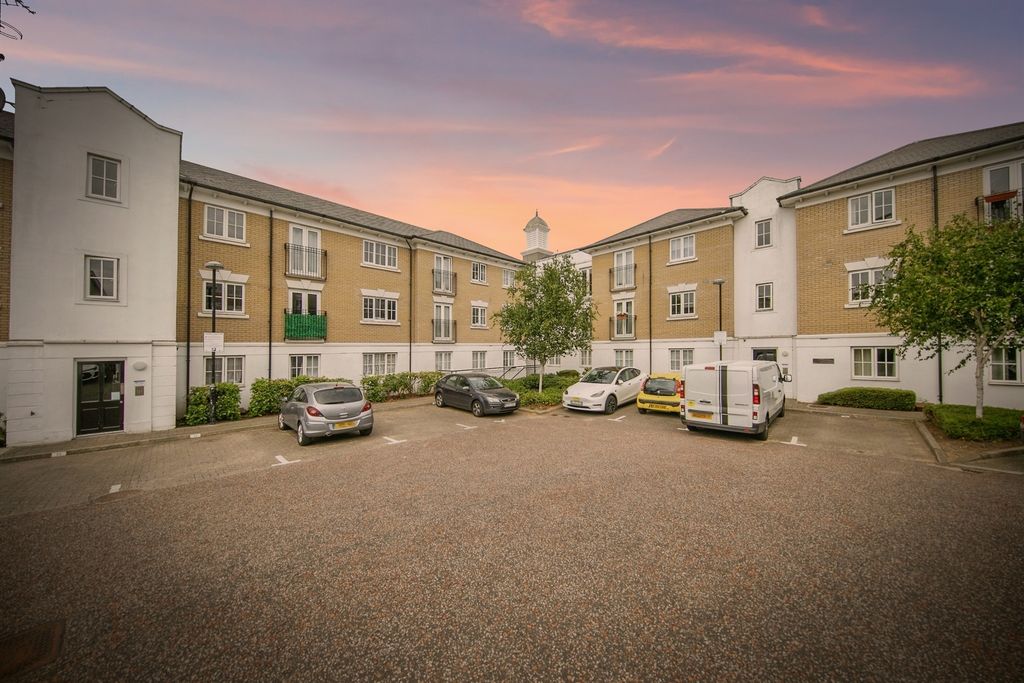 Property photo 1 of 12