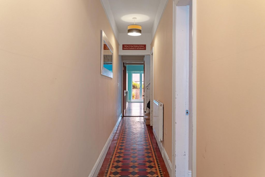 Property photo 3 of 26