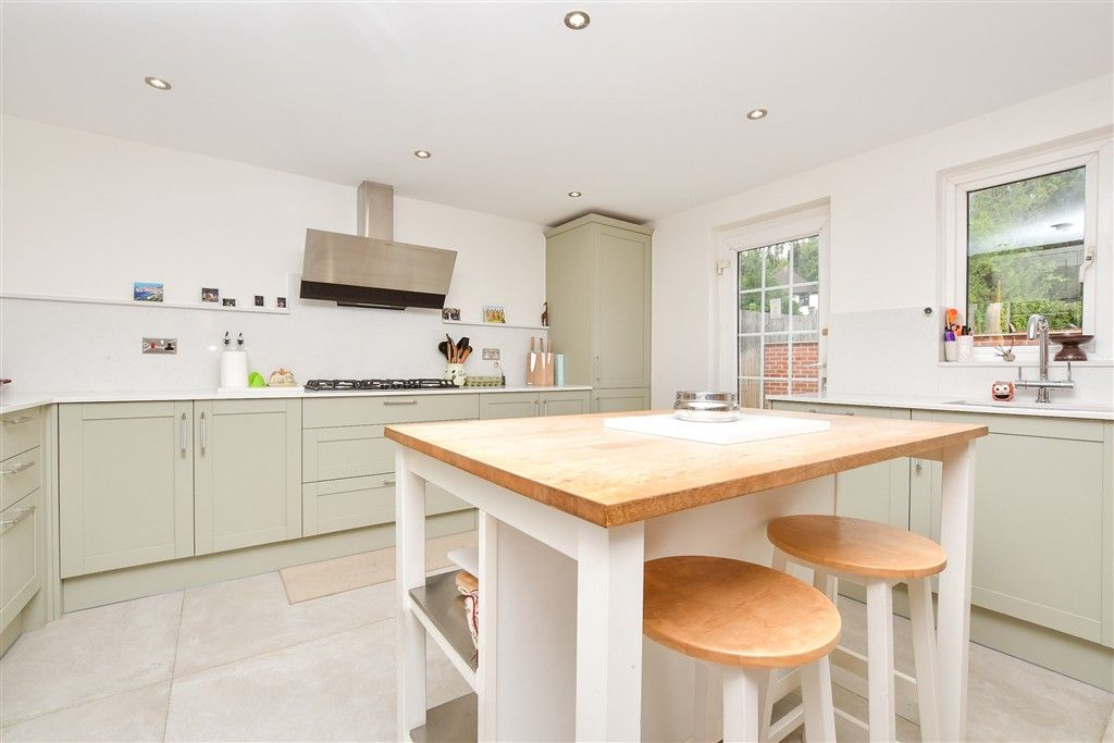 Property photo 3 of 17 Kitchen/Dining Area