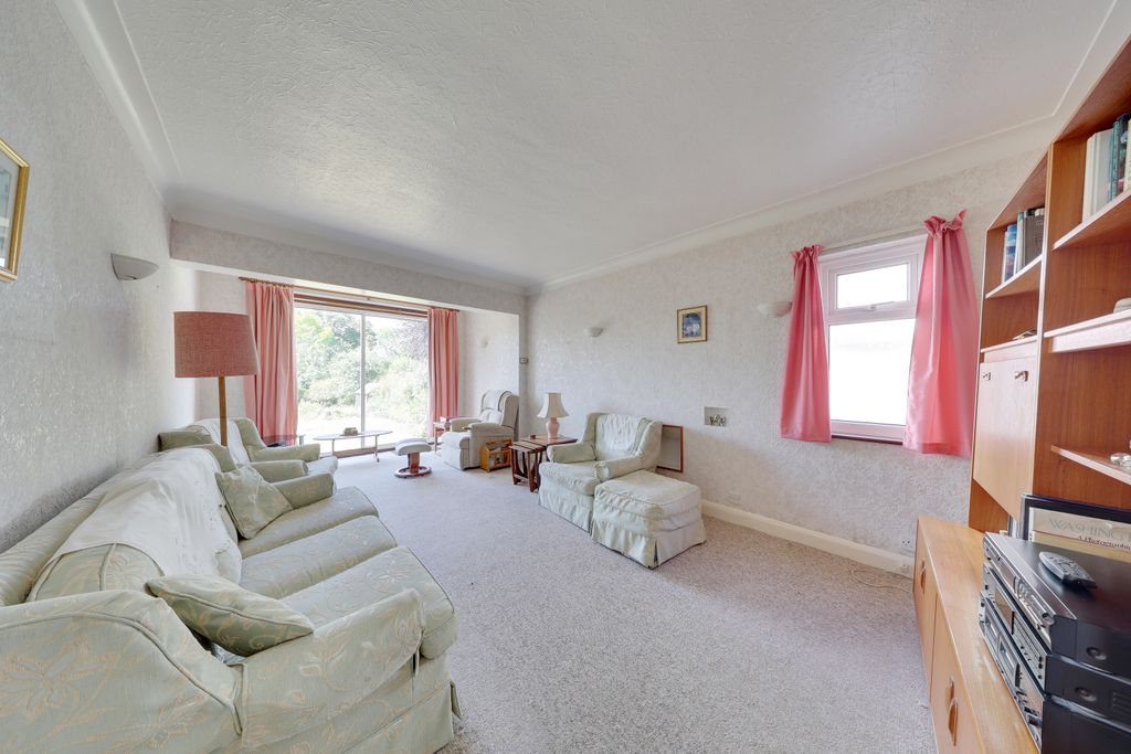 Property photo 3 of 18