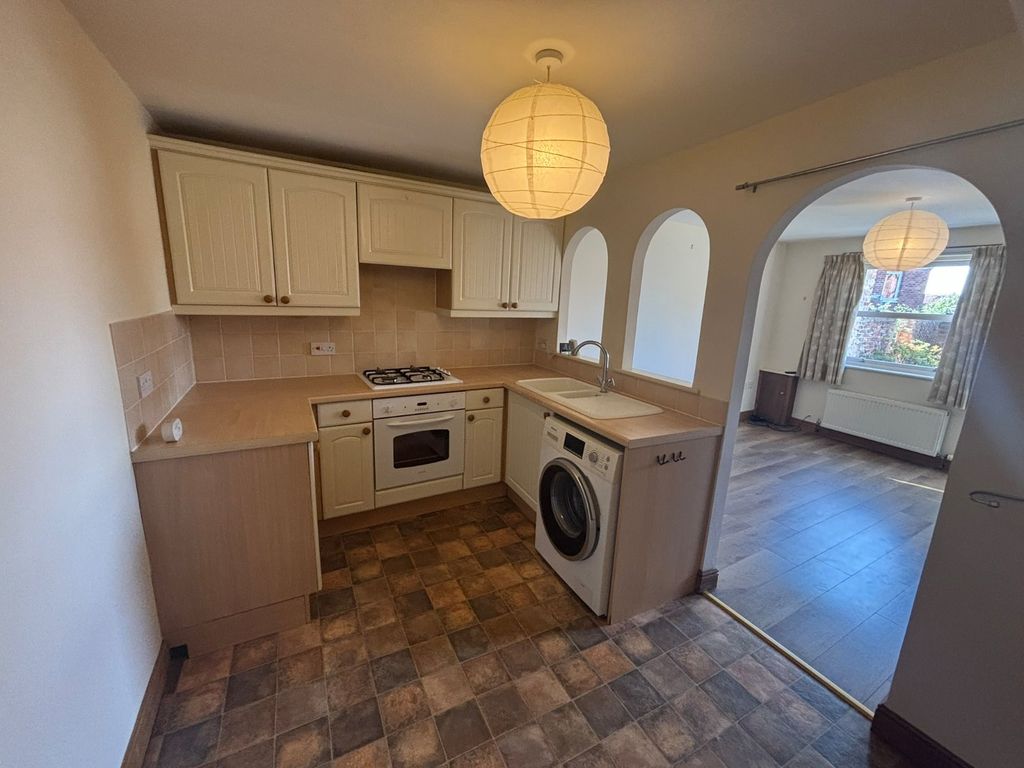 Property photo 2 of 6 Picture No. 11
