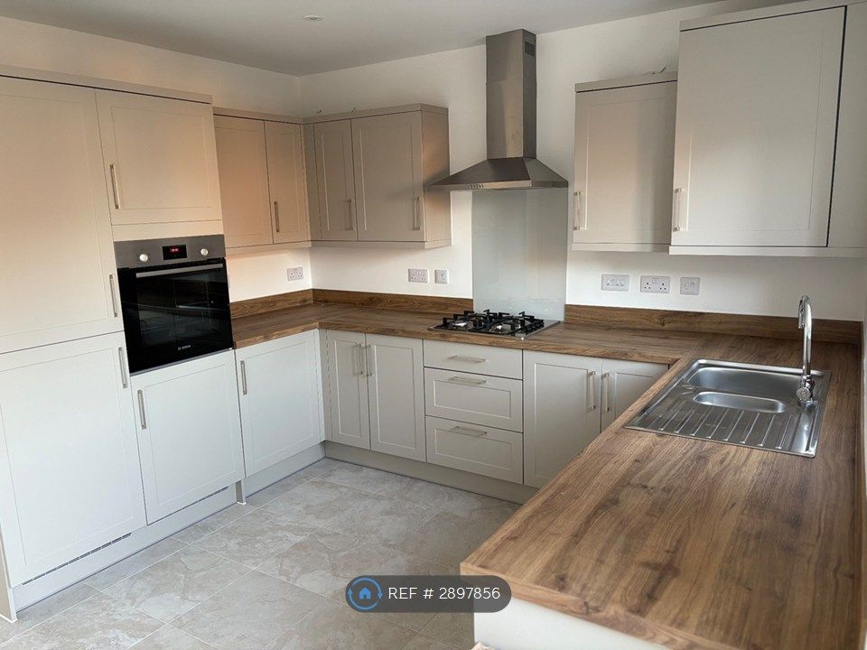 Property photo 3 of 35