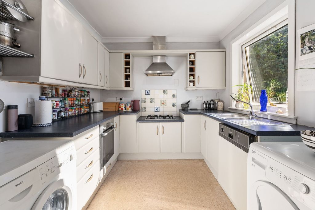 Property photo 2 of 24