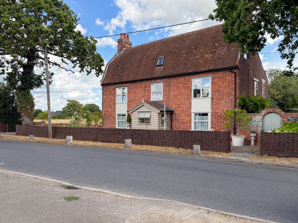 Property photo 1 of 56 Willow Farm Front2