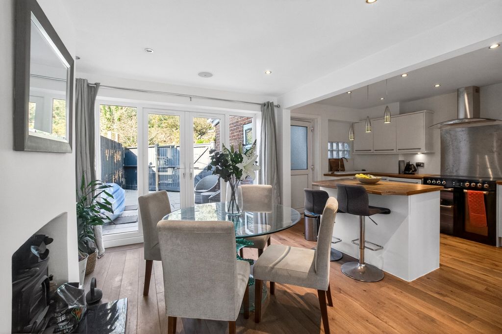 Property photo 2 of 22