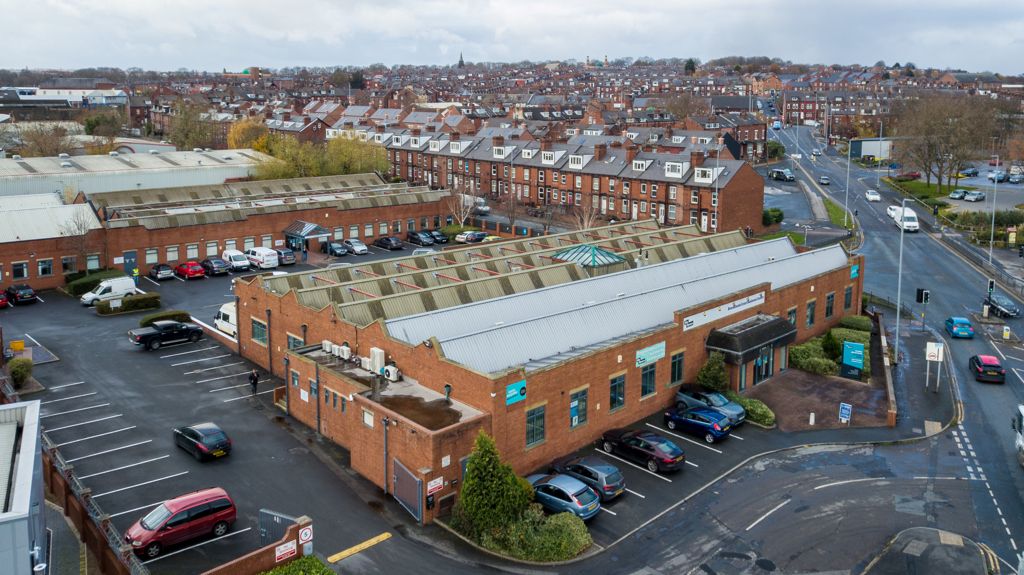 Property photo 1 of 12 Photo 6