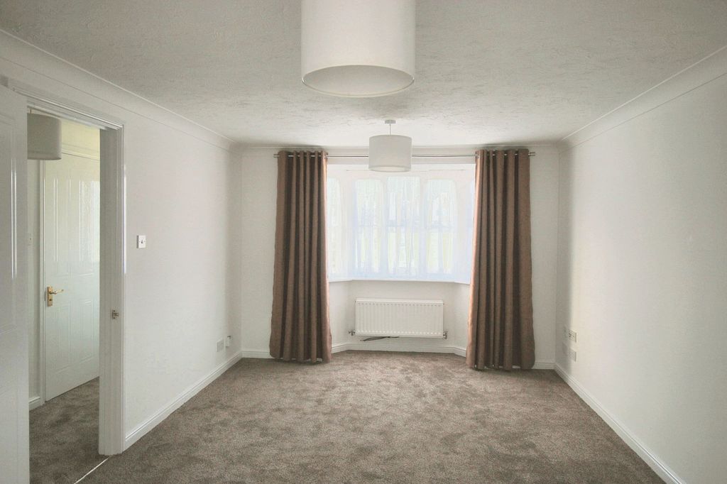 Property photo 2 of 12 Lounge