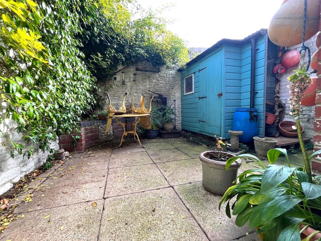 Property photo 2 of 19 4280 Courtyard.Jpg