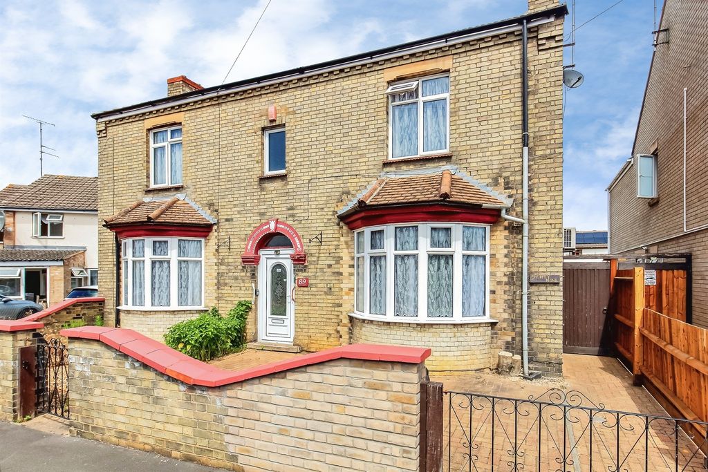 Property photo 2 of 14
