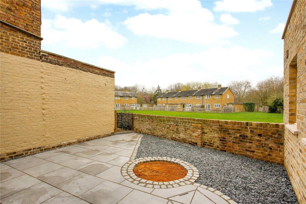 Property photo 3 of 10 Picture No. 13
