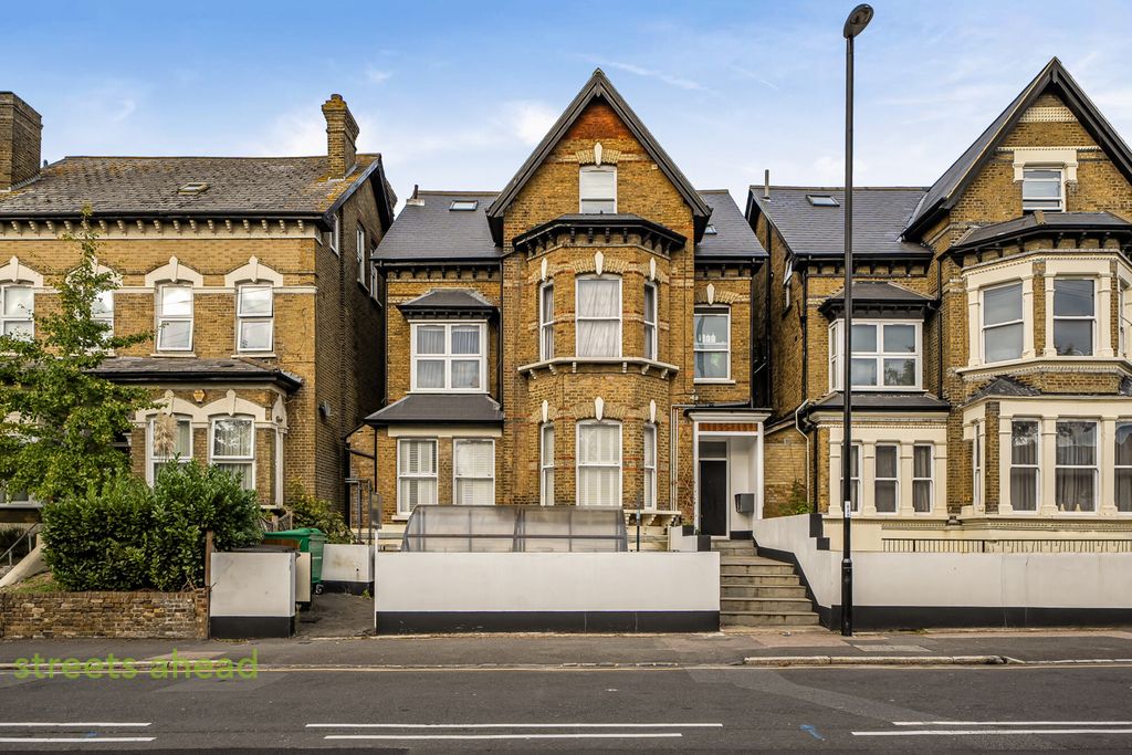 Property photo 1 of 18 Ebf4531c-5Ec5-47F...
