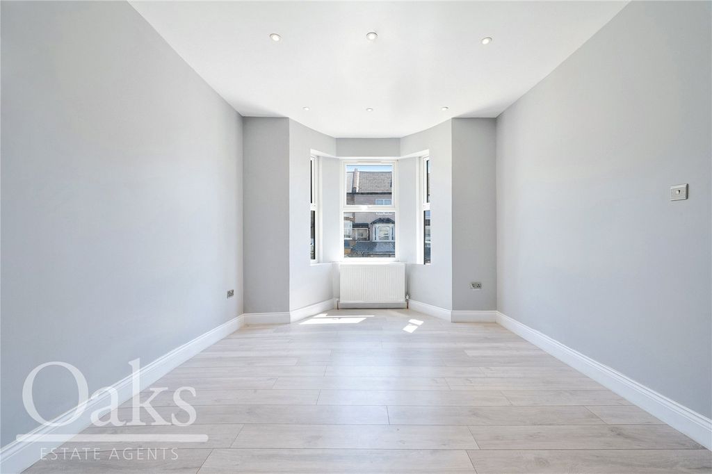 Property photo 3 of 17 Picture No. 30