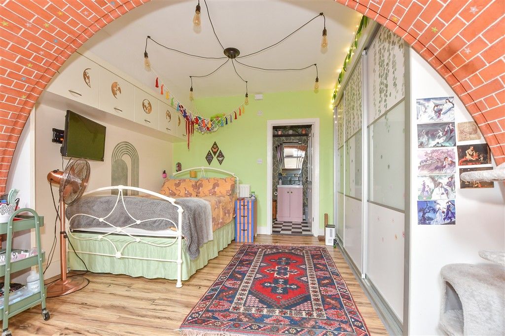 Property photo 2 of 7 Bedroom