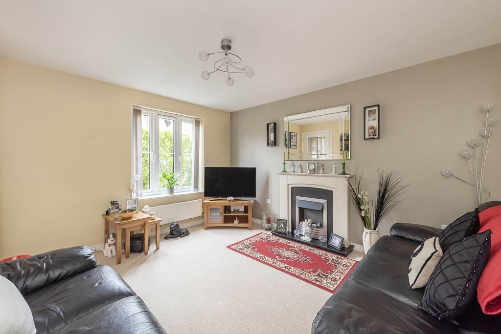 Property photo 3 of 23