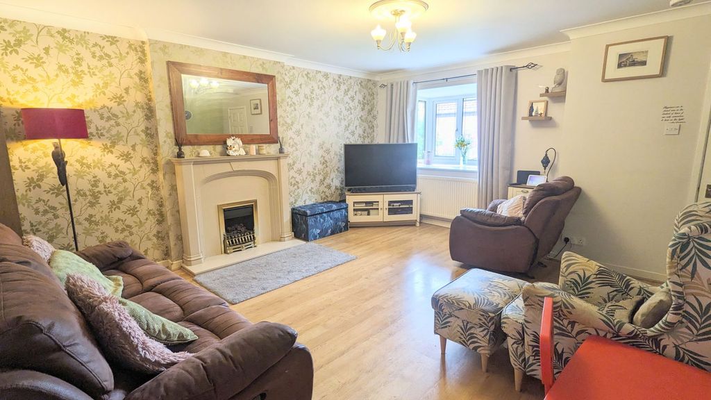 Property photo 2 of 22