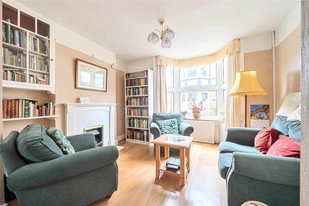 Property photo 2 of 11 Picture No. 17