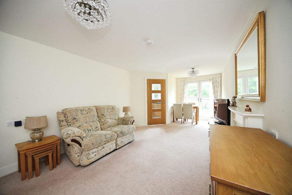 Property photo 2 of 10